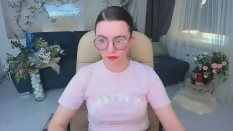 Molly online show from June 22, 2026, 5:15 am