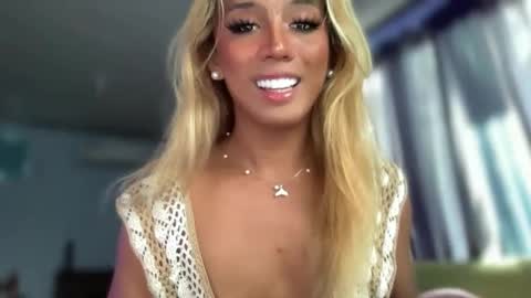 Snapshot of cockprincess_dianna chatting on January 1, 2025, 2:41 am PrincessDianna IslandGirl CUMSHOW in PVT and PASSWORDSHOW online show from January 1, 2025, 2:41 am