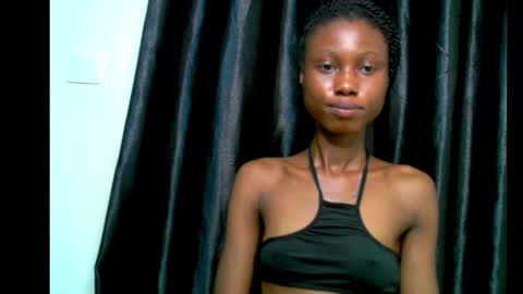 Snapshot of coco_petitqueen chatting on January 16, 2025, 8:33 am coco_petitqueen online show from January 16, 2025, 8:33 am