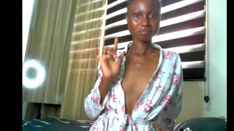 Snapshot of coco_petitqueen chatting on January 17, 2025, 11:17 am coco_petitqueen online show from January 17, 2025, 11:17 am