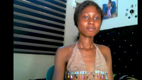 Snapshot of coco_petitqueen chatting on January 19, 2025, 7:46 am coco_petitqueen online show from January 19, 2025, 7:46 am