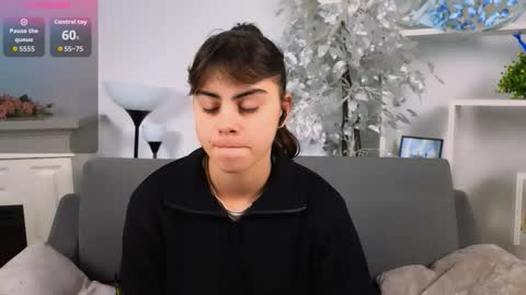 Olivia online show from November 12, 2025, 6:47 am