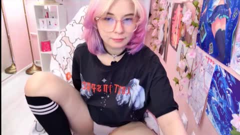 Snapshot of coconut_mia chatting on October 7, 2025, 4:26 pm Mia online show from October 7, 2025, 4:26 pm