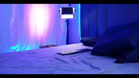 Coconutcatin online show from May 27, 2026, 1:57 am