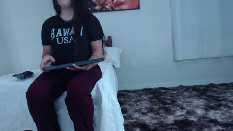 coconutt_oil online show from February 2, 2026, 8:35 am