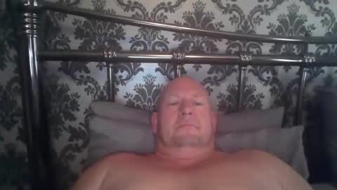 col4nows online show from September 17, 2025, 11:12 am