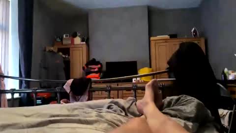 col4nows online show from April 27, 2026, 8:01 am