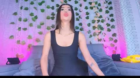 colett online show from October 25, 2025, 12:02 pm