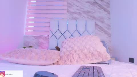 colett online show from April 27, 2026, 12:03 pm