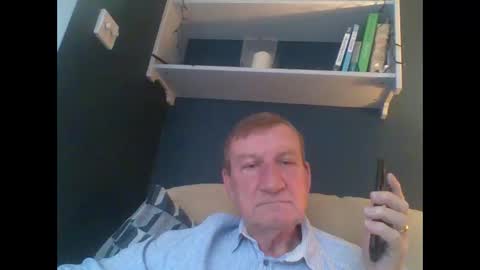 Snapshot of colinbeech chatting on December 10, 2024, 11:54 am colinbeech online show from December 10, 2024, 11:54 am