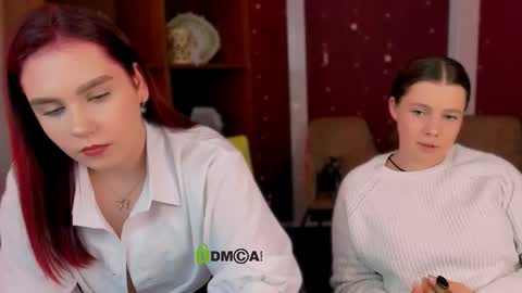 colla_white online show from January 18, 2026, 2:21 pm