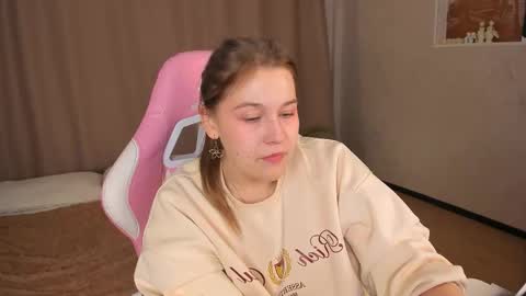 Collen Mon Tue Wed Thu Fri GMT 3 0300am - 0900am  online show from October 1, 2025, 4:57 pm