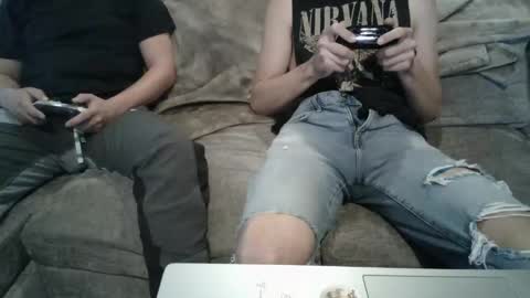 collegebroa online show from October 1, 2025, 12:27 am