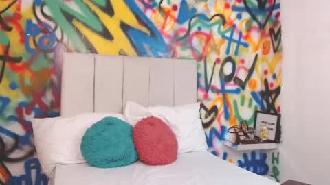 valentina online show from March 8, 2026, 12:53 pm