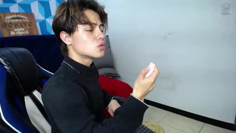 Snapshot of collinstone chatting on December 19, 2024, 8:13 pm collinstone online show from December 19, 2024, 8:13 pm