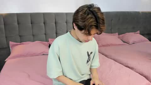 Snapshot of collinstone chatting on December 28, 2024, 7:54 pm collinstone online show from December 28, 2024, 7:54 pm