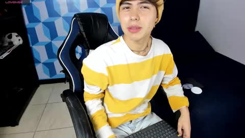 Snapshot of collinstone chatting on January 3, 2025, 8:43 pm collinstone online show from January 3, 2025, 8:43 pm