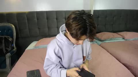 Snapshot of collinstone chatting on January 5, 2025, 8:00 pm collinstone online show from January 5, 2025, 8:00 pm