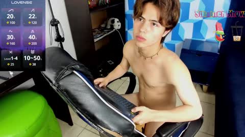 Snapshot of collinstone chatting on January 9, 2025, 11:24 pm collinstone online show from January 9, 2025, 11:24 pm