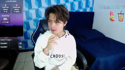 Snapshot of collinstone chatting on January 15, 2025, 8:26 pm collinstone online show from January 15, 2025, 8:26 pm