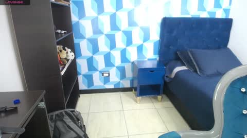 Snapshot of collinstone chatting on February 3, 2025, 10:43 pm collinstone online show from February 3, 2025, 10:43 pm