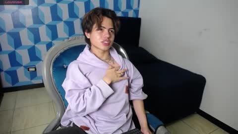 Snapshot of collinstone chatting on February 4, 2025, 8:17 pm collinstone online show from February 4, 2025, 8:17 pm