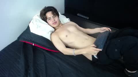 Snapshot of collinstone chatting on February 9, 2025, 11:57 pm collinstone online show from February 9, 2025, 11:57 pm