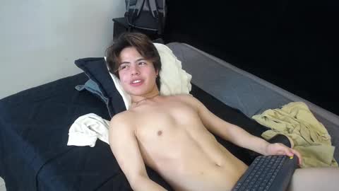 Snapshot of collinstone chatting on February 13, 2025, 12:13 am collinstone online show from February 13, 2025, 12:13 am