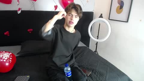 Snapshot of collinstone chatting on February 16, 2025, 7:49 pm collinstone online show from February 16, 2025, 7:49 pm