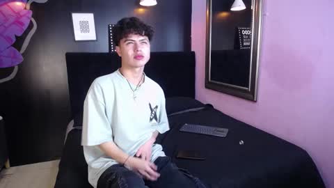 Snapshot of collinstone chatting on October 13, 2025, 6:19 pm collinstone online show from October 13, 2025, 6:19 pm