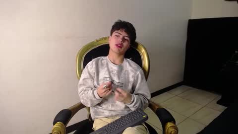 Snapshot of collinstone chatting on October 17, 2025, 4:53 pm collinstone online show from October 17, 2025, 4:53 pm