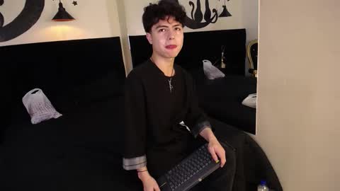 Snapshot of collinstone chatting on October 19, 2025, 3:23 pm collinstone online show from October 19, 2025, 3:23 pm