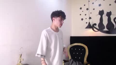 Snapshot of collinstone chatting on October 22, 2025, 4:51 pm collinstone online show from October 22, 2025, 4:51 pm