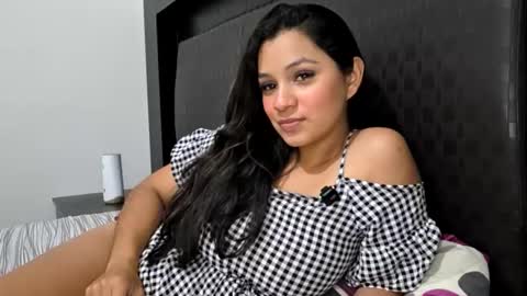 colochitapupy online show from May 4, 2026, 2:40 am