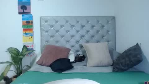 Snapshot of colombi4spice chatting on February 19, 2025, 10:53 pm viviana online show from February 19, 2025, 10:53 pm