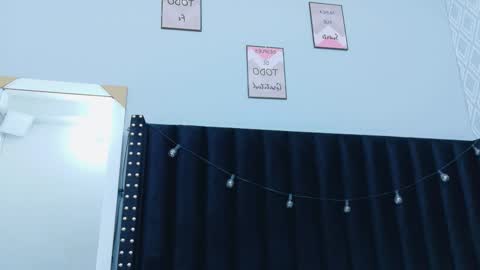  GRETCHEN  online show from October 16, 2025, 12:39 pm