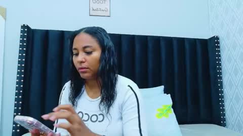 Snapshot of colombia_mommy_ chatting on February 24, 2026, 12:25 pm GRETCHEN online show from February 24, 2026, 12:25 pm