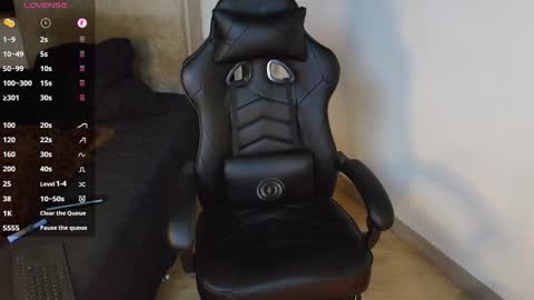 colombianmuscle8 online show from October 8, 2025, 2:20 am