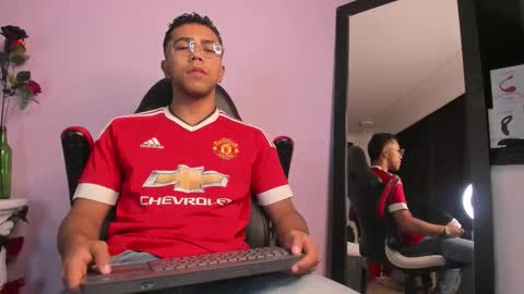 colstorw_ online show from October 7, 2025, 10:34 am