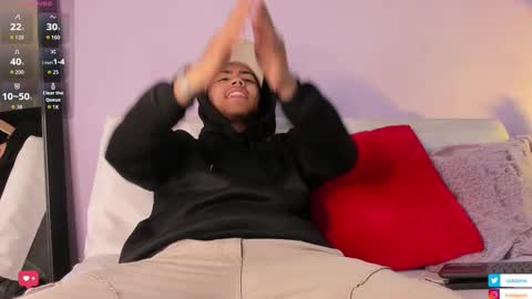 colstorw_ online show from October 10, 2025, 10:36 am