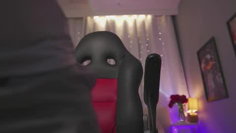 colstorw_ online show from February 23, 2026, 10:01 am