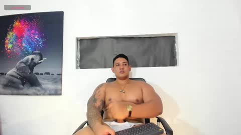 Snapshot of coltonmassif_ chatting on February 11, 2025, 3:29 am coltonmassif_ online show from February 11, 2025, 3:29 am