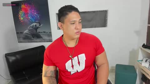 Snapshot of coltonmassif_ chatting on February 19, 2025, 2:12 am coltonmassif_ online show from February 19, 2025, 2:12 am