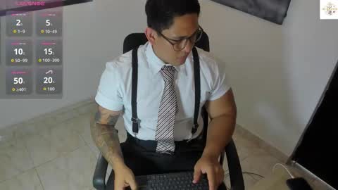 Snapshot of coltonmassif_ chatting on November 2, 2025, 7:05 pm coltonmassif_ online show from November 2, 2025, 7:05 pm