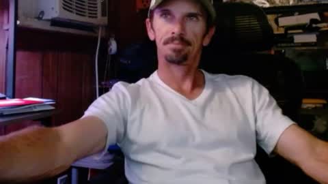 Snapshot of comic_king27 chatting on June 25, 2026, 2:00 am Nelson or ComicKing and sometime Peachy143 online show from June 25, 2026, 2:00 am