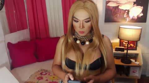 Snapshot of commanderofsexx chatting on December 24, 2024, 6:11 am QUEEN SABRINA online show from December 24, 2024, 6:11 am