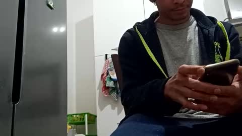 Snapshot of comobailamioso chatting on January 19, 2025, 9:45 pm comobailamioso online show from January 19, 2025, 9:45 pm