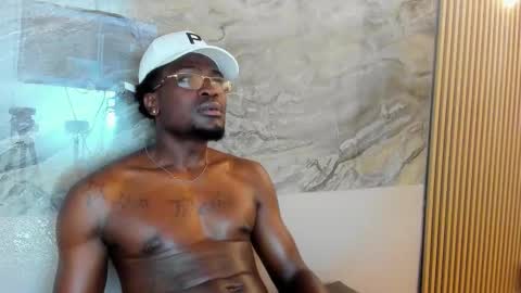 COMPTON online show from October 17, 2025, 5:54 am