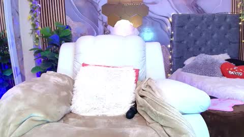 Snapshot of concubine_princess chatting on December 19, 2025, 10:39 pm Ariane... online show from December 19, 2025, 10:39 pm