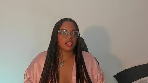 conielaurenth online show from July 14, 2026, 3:33 am